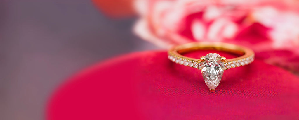 Pear rose gold diamond ring