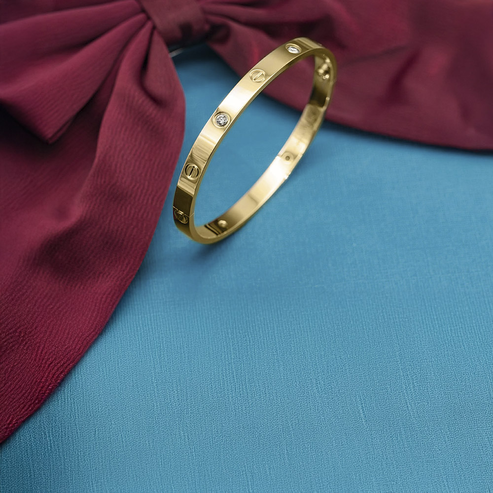 yellow gold cartier love bangle