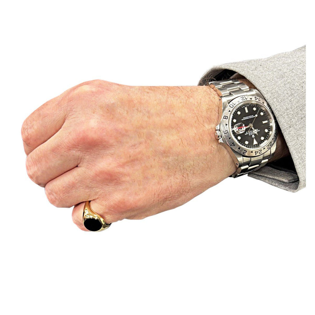 used Oval Onyx Signet Ring - 18ct Yellow Gold