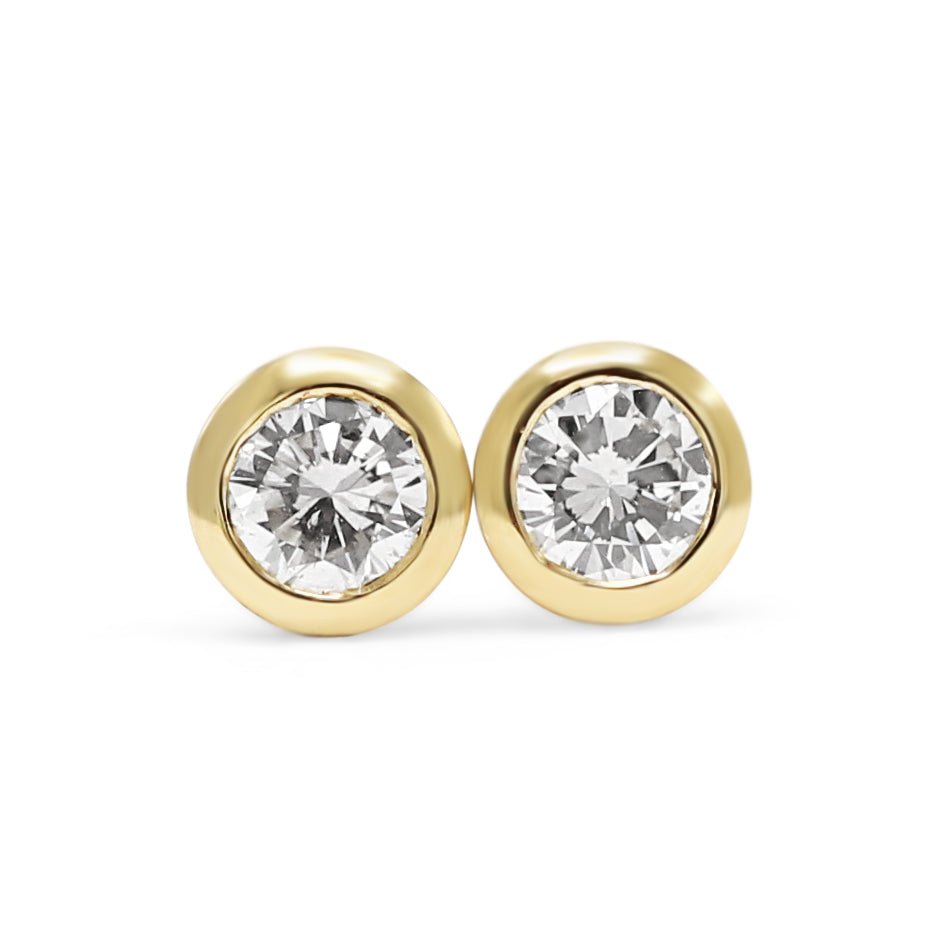 used 18ct Yellow Gold Solitaire Diamond Stud Earrings