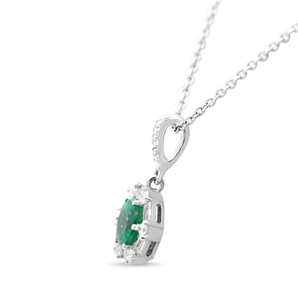 used 18ct White Gold Diamond & Emerald 18" Necklace